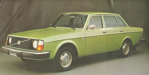 Volvo 1975 brochure 